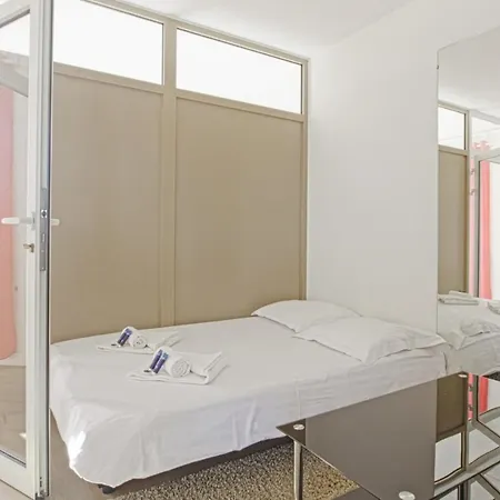 Quiet Flat With Terrace And Amazing View On The Ocean In Welkeys *